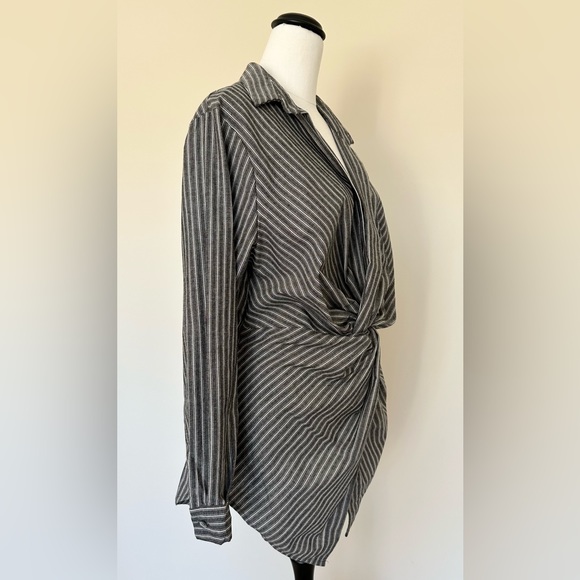 NWOT Atmos&Here Long Sleeve Collared Blouse - Grey w/white stripe - Size 12 AU - Picture 2 of 5